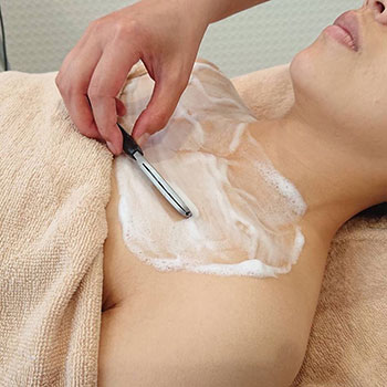 女性シェービングのエステikoi。デコルテシェービング